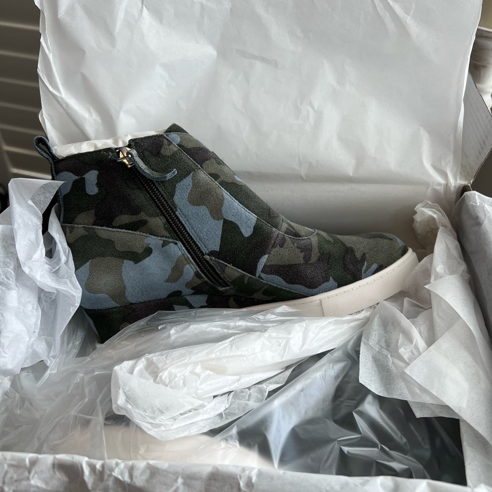 Linea Paolo wedge sneakers new in box.